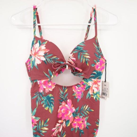 NWT Shade & Shore One Piece Swimsuit Tropical Floral Cut Out Detail Size 32B - Picture 2 of 7